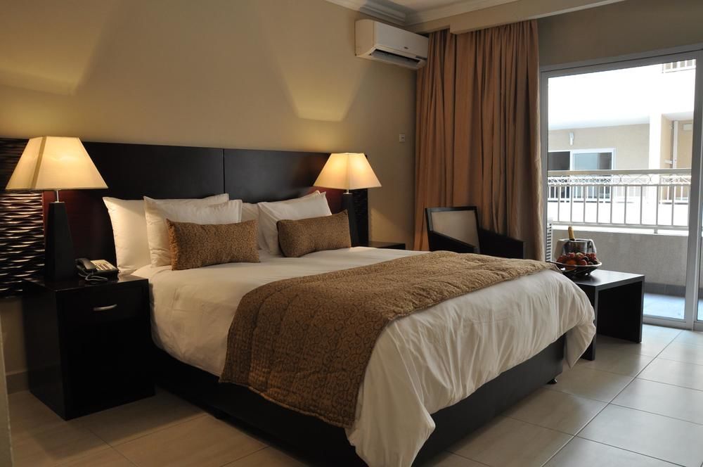 Hotel Royal คินชาซา ภายนอก รูปภาพ